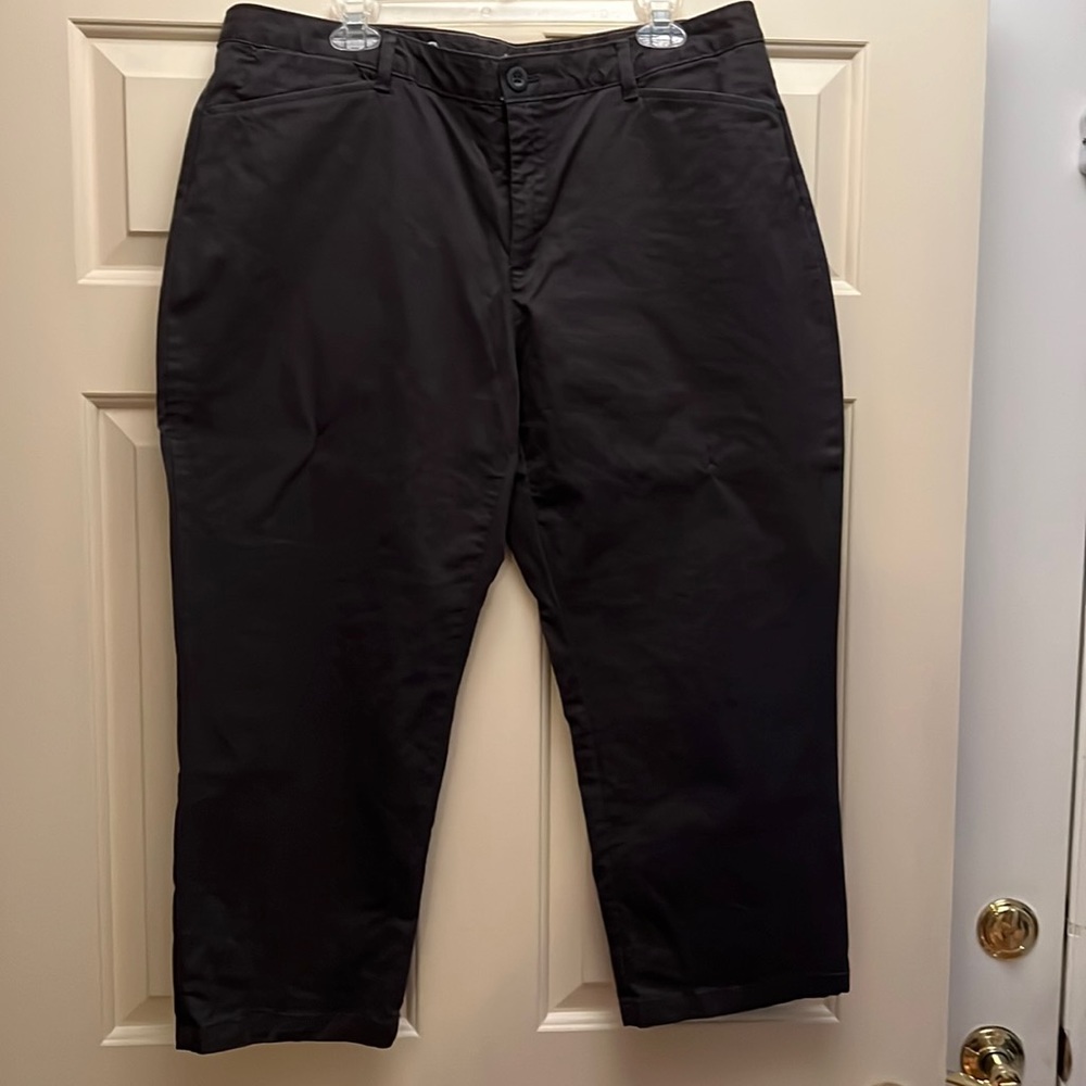 Eddie  Bauer chino capris size 16